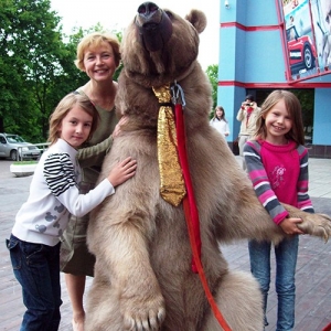 13 - Дрессированный медведь на праздник - от 30 000 руб.